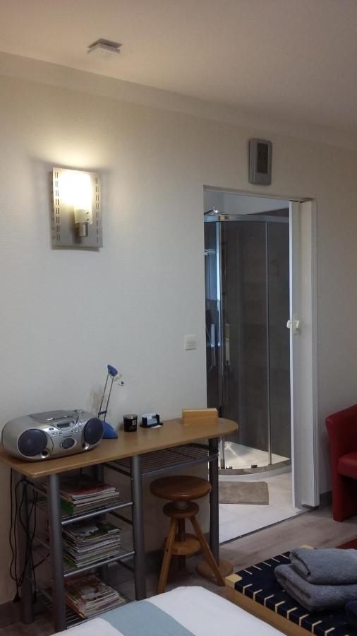 La Chambre Des Amis Parthenay Exterior photo