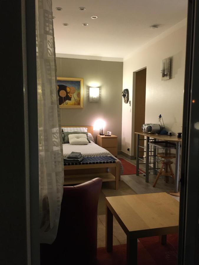 La Chambre Des Amis Parthenay Exterior photo