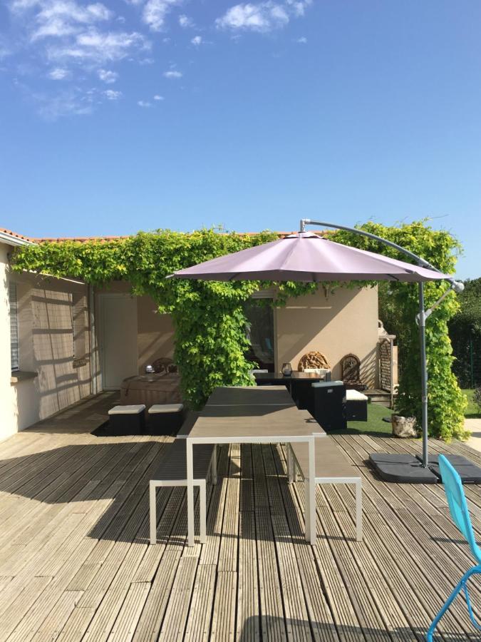 La Chambre Des Amis Parthenay Exterior photo